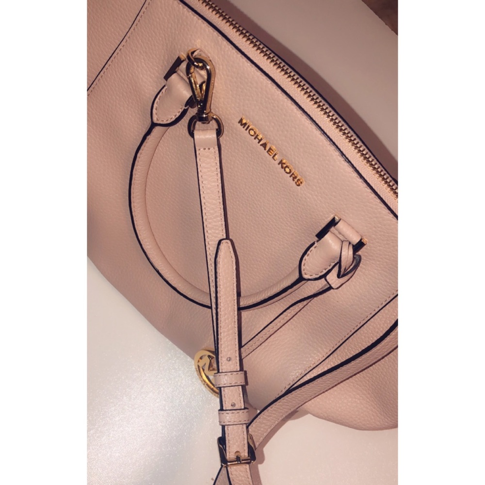 Michael Kors Riley Crossbody Leather Handbag Tote Purse